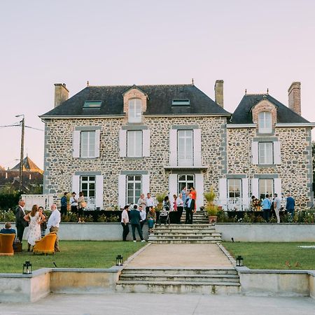Bed and Breakfast Domaine Les Jardins Darsene Tinténiac Zewnętrze zdjęcie