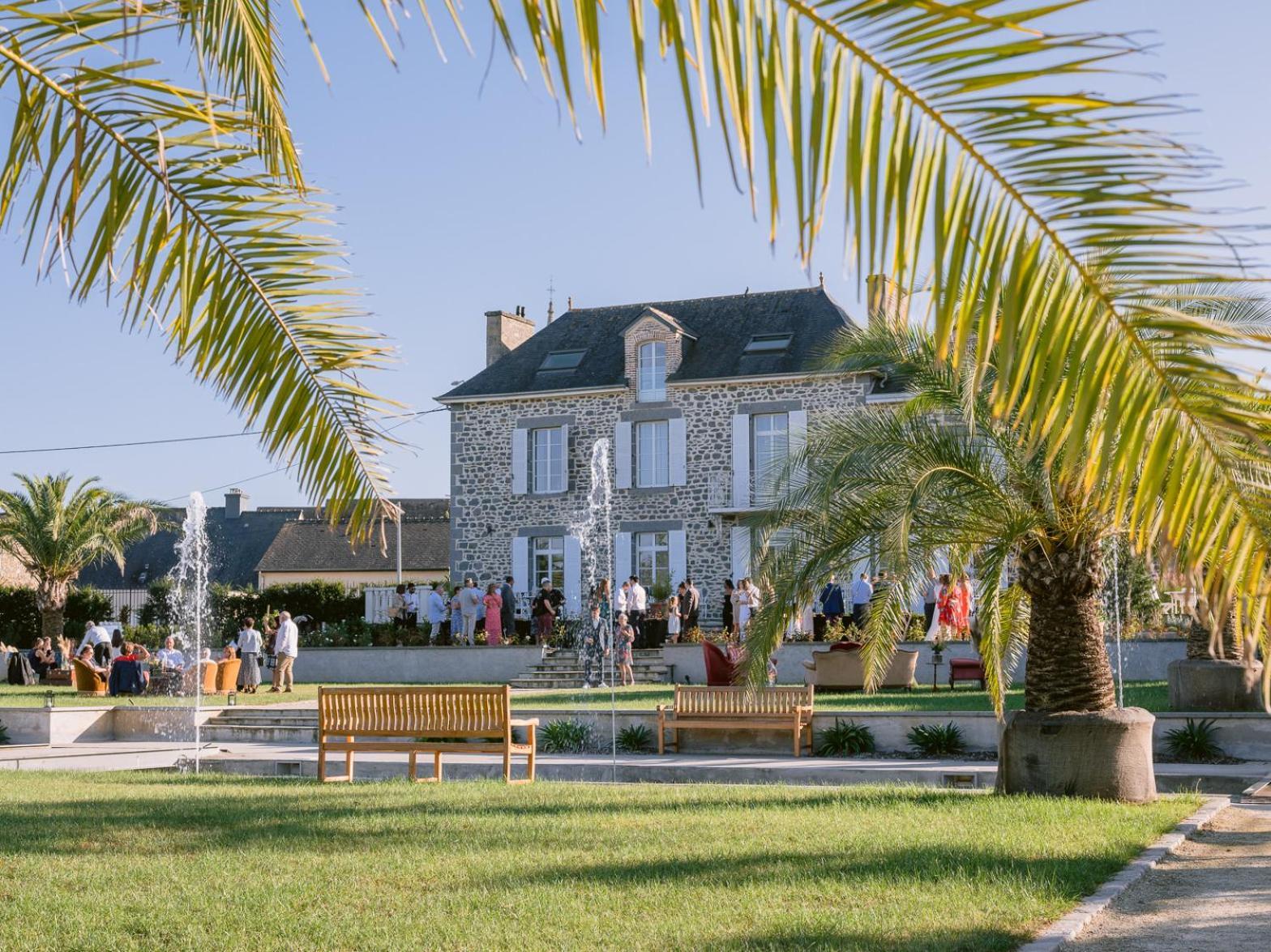 Bed and Breakfast Domaine Les Jardins Darsene Tinténiac Zewnętrze zdjęcie